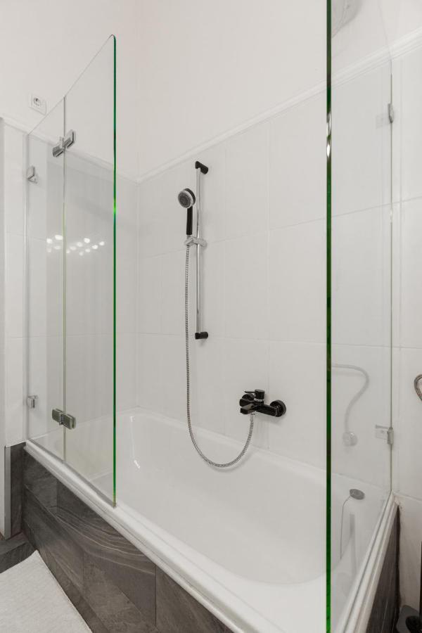 Standard Apartment By Hi5-Relax With Style Studio Budapest Esterno foto
