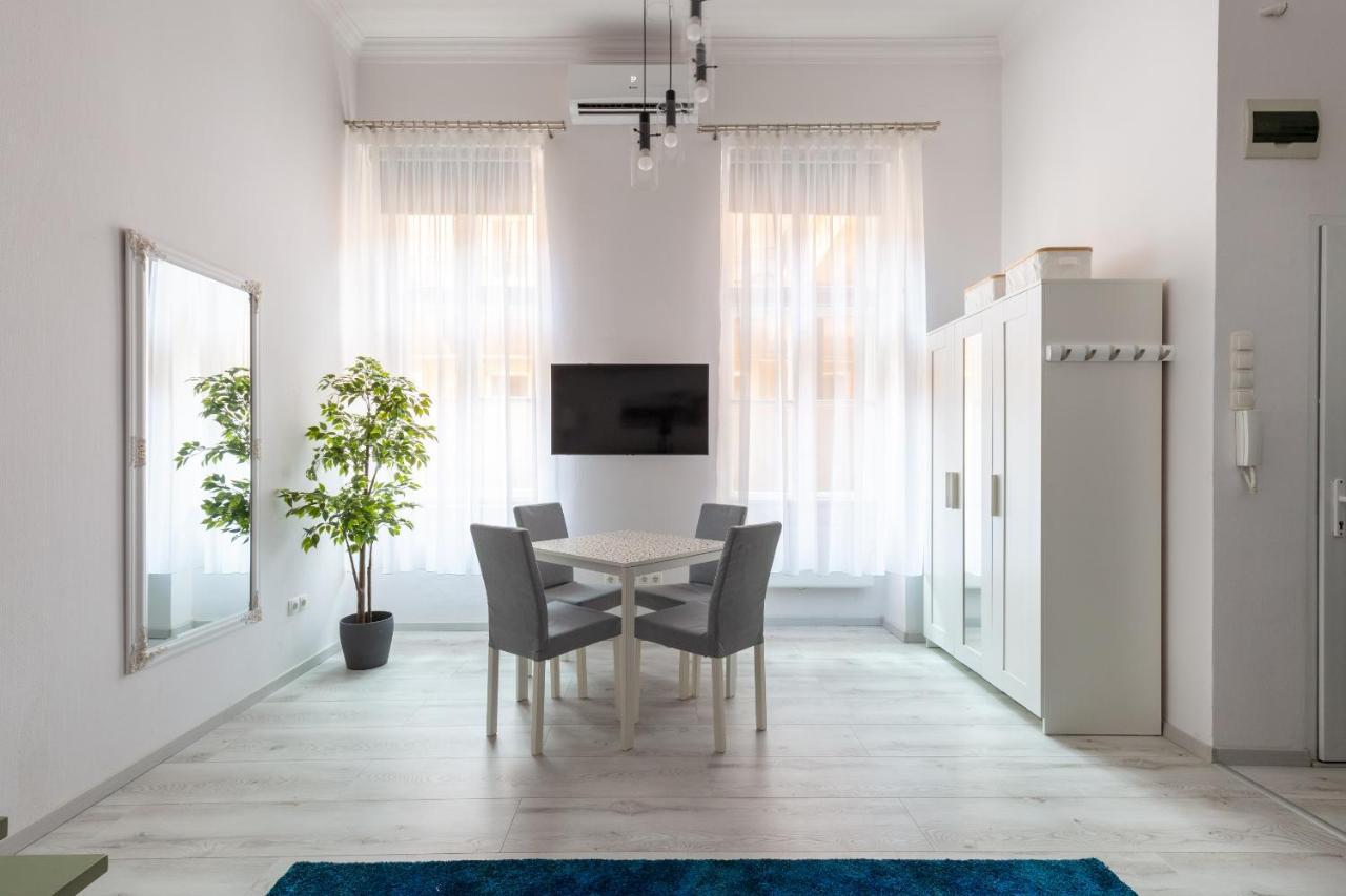 Standard Apartment By Hi5-Relax With Style Studio Budapest Esterno foto