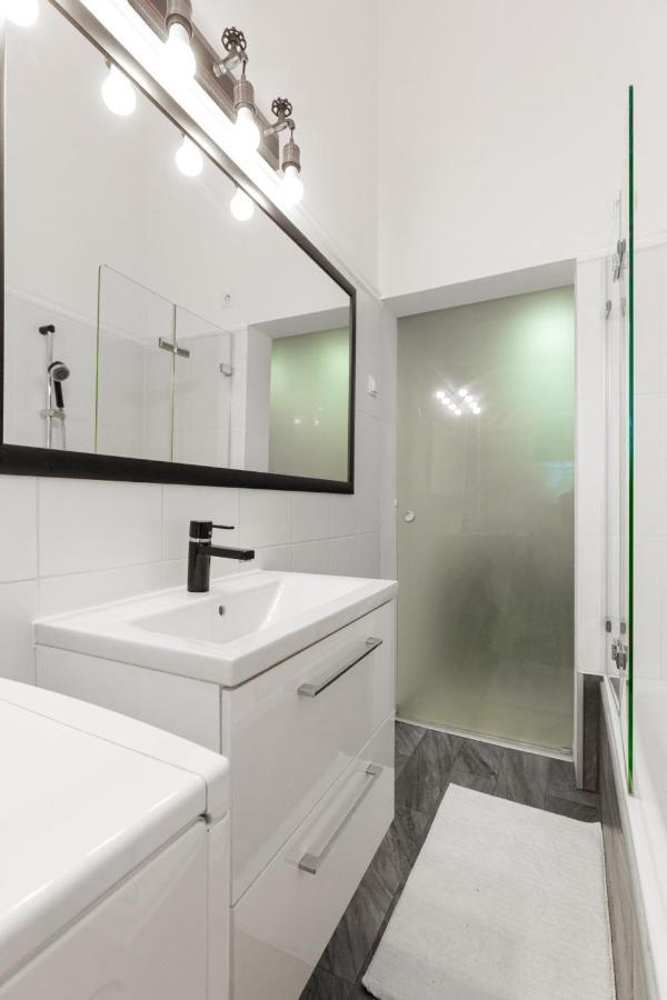 Standard Apartment By Hi5-Relax With Style Studio Budapest Esterno foto